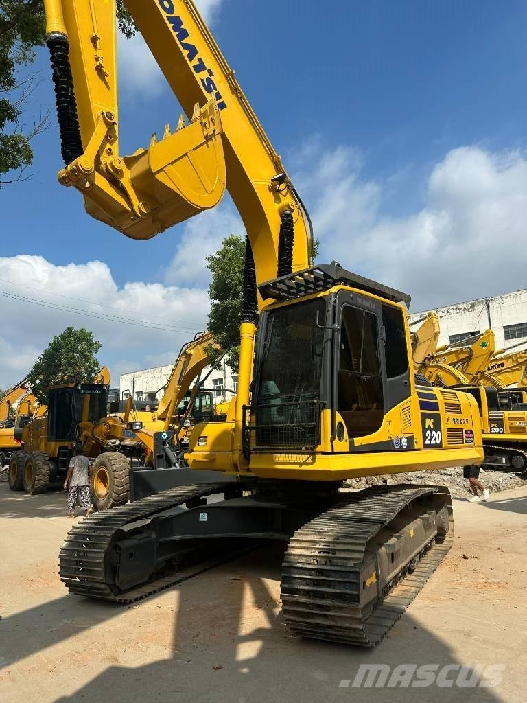 Komatsu PC220-8 Midi bagri 7t – 12t