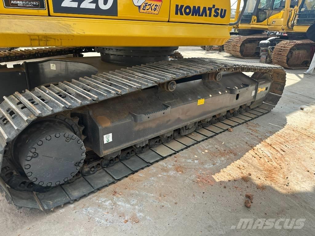 Komatsu PC220-8 Midi bagri 7t – 12t