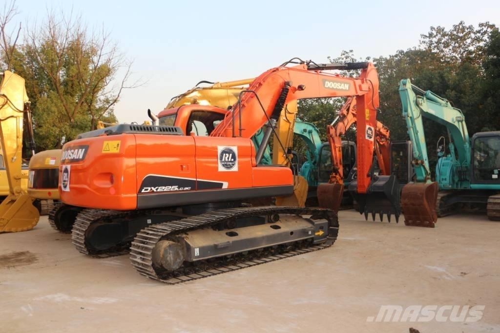 Doosan dx225 Bagri goseničarji