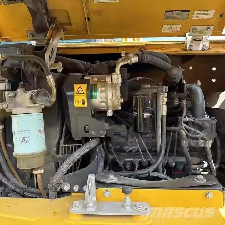 Komatsu PC 70 Bagri goseničarji