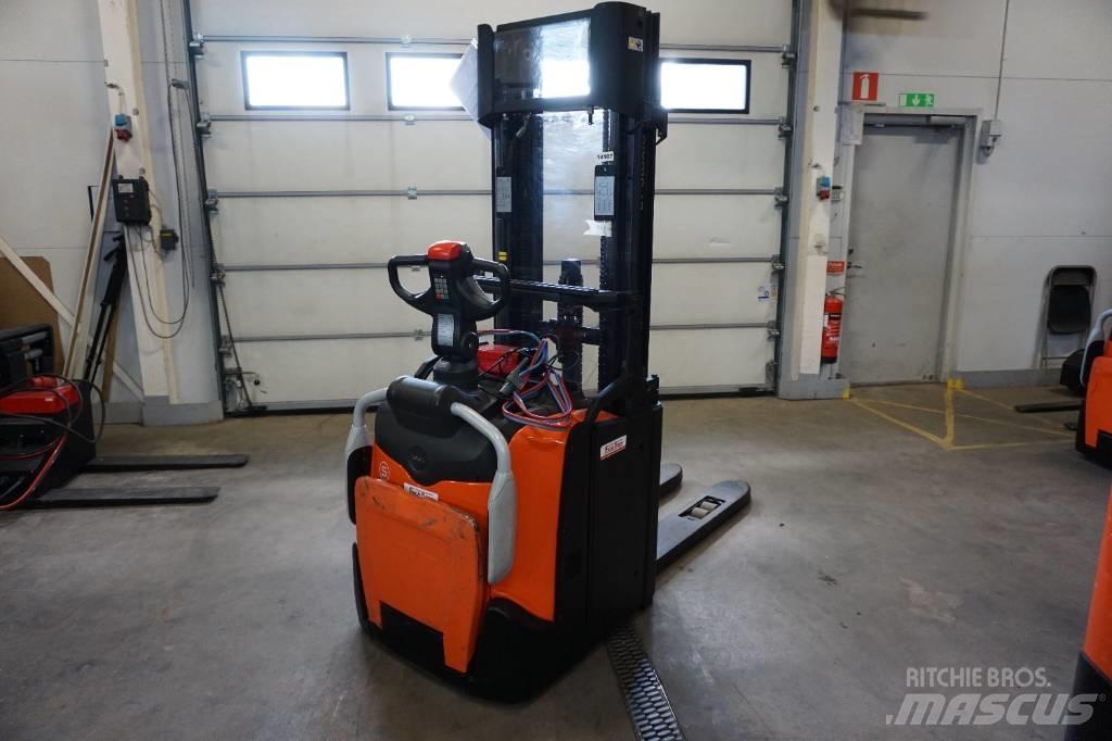Toyota SPE120L Ročni električni viličar