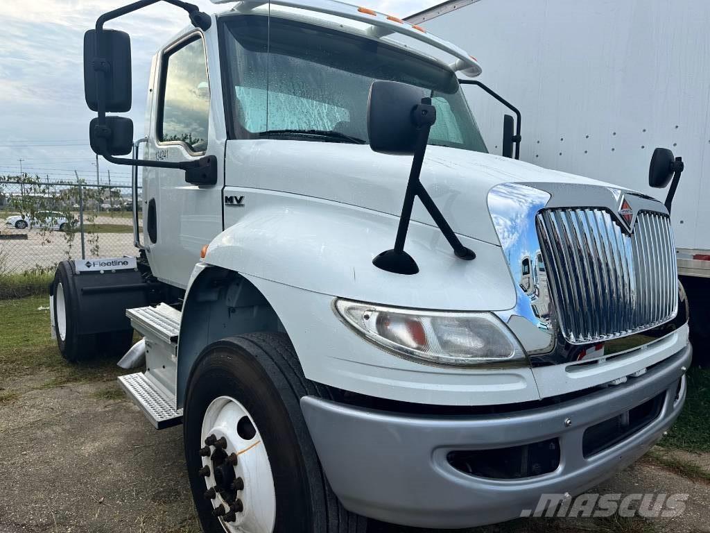 International MV607 Vlačilci