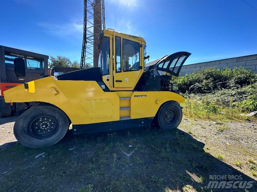 Bomag BW24RH Kolesni valjarji s pnevmatikami