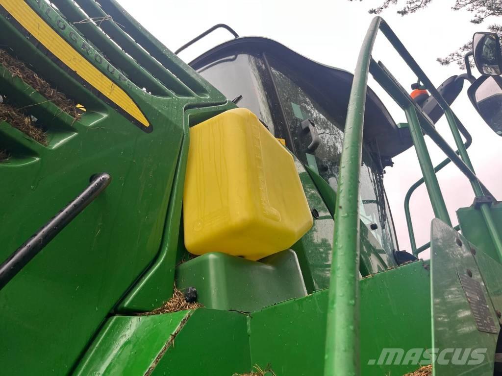 John Deere 8300 Stroji za krmo na lastni pogon