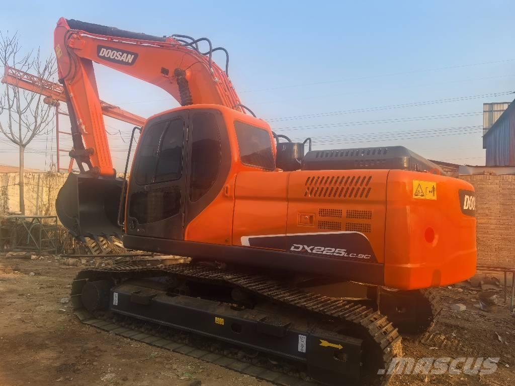 Doosan DX 225 LC Bagri goseničarji