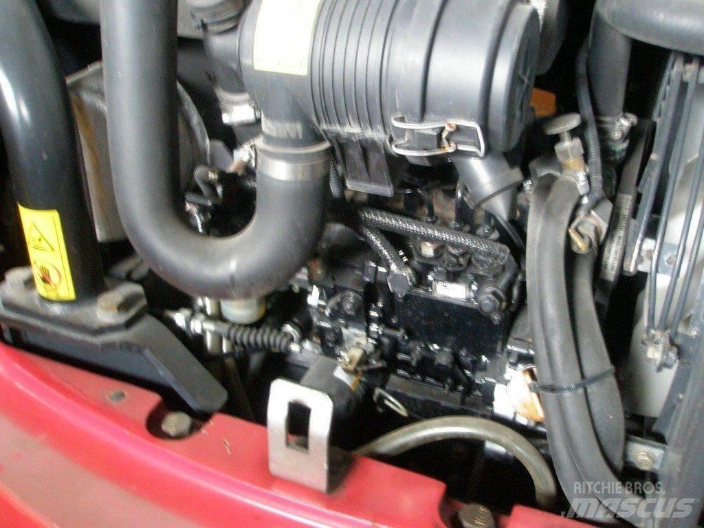 Takeuchi TB23R Mini bagri <7t