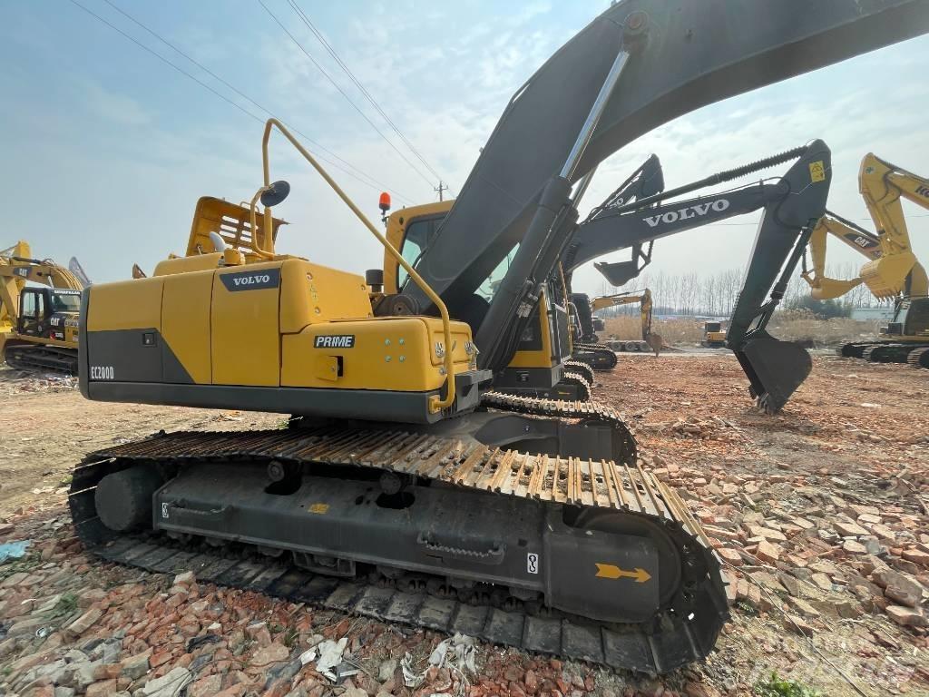 Volvo EC 200 Bagri goseničarji