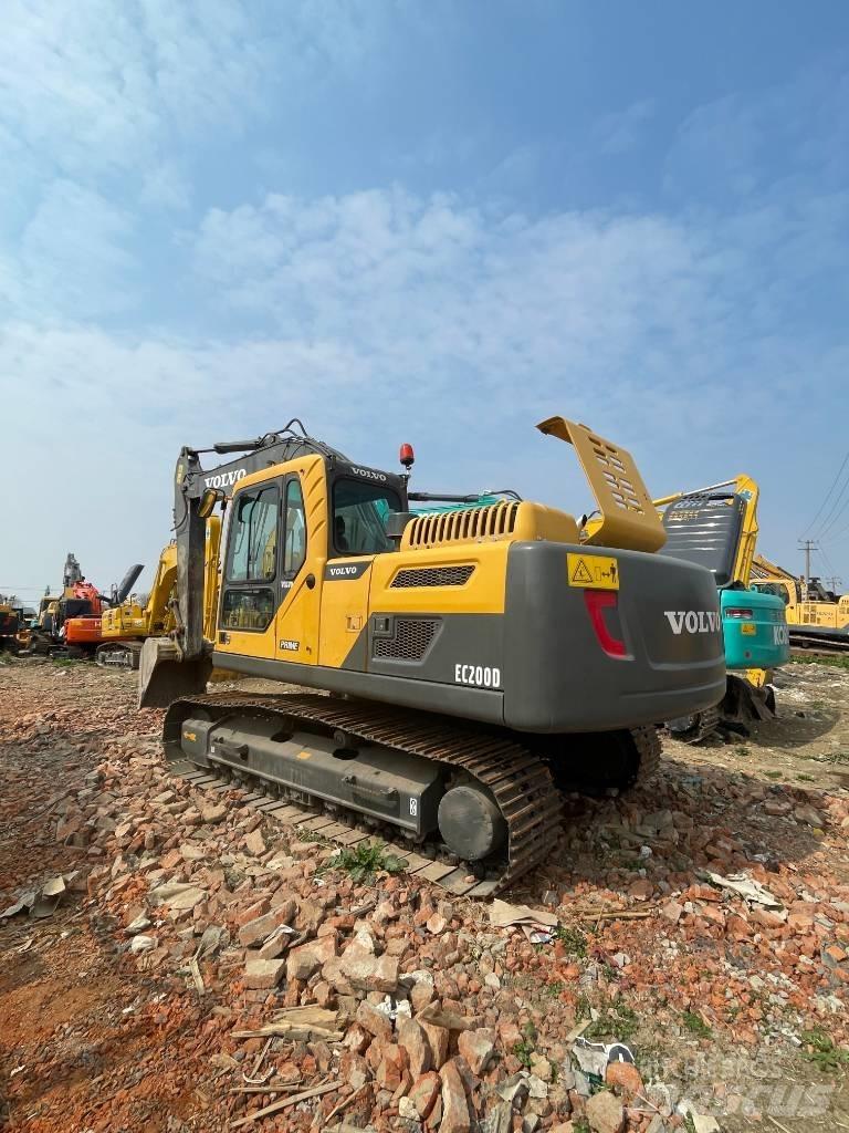 Volvo EC 200 Bagri goseničarji