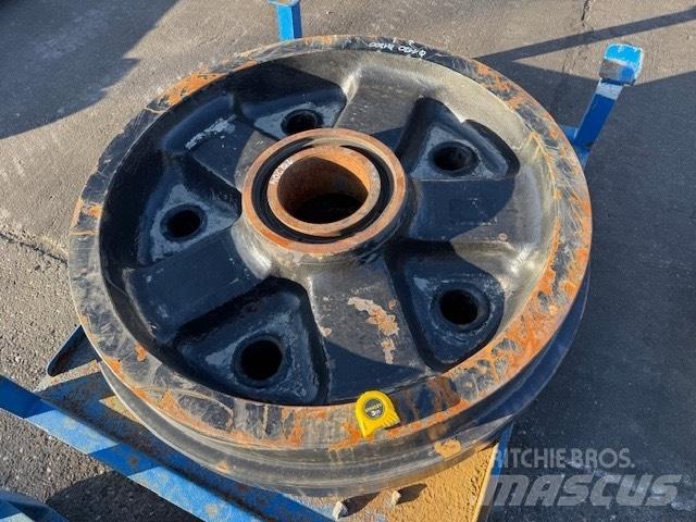 CAT 6020 NEW IDLER Gosenice