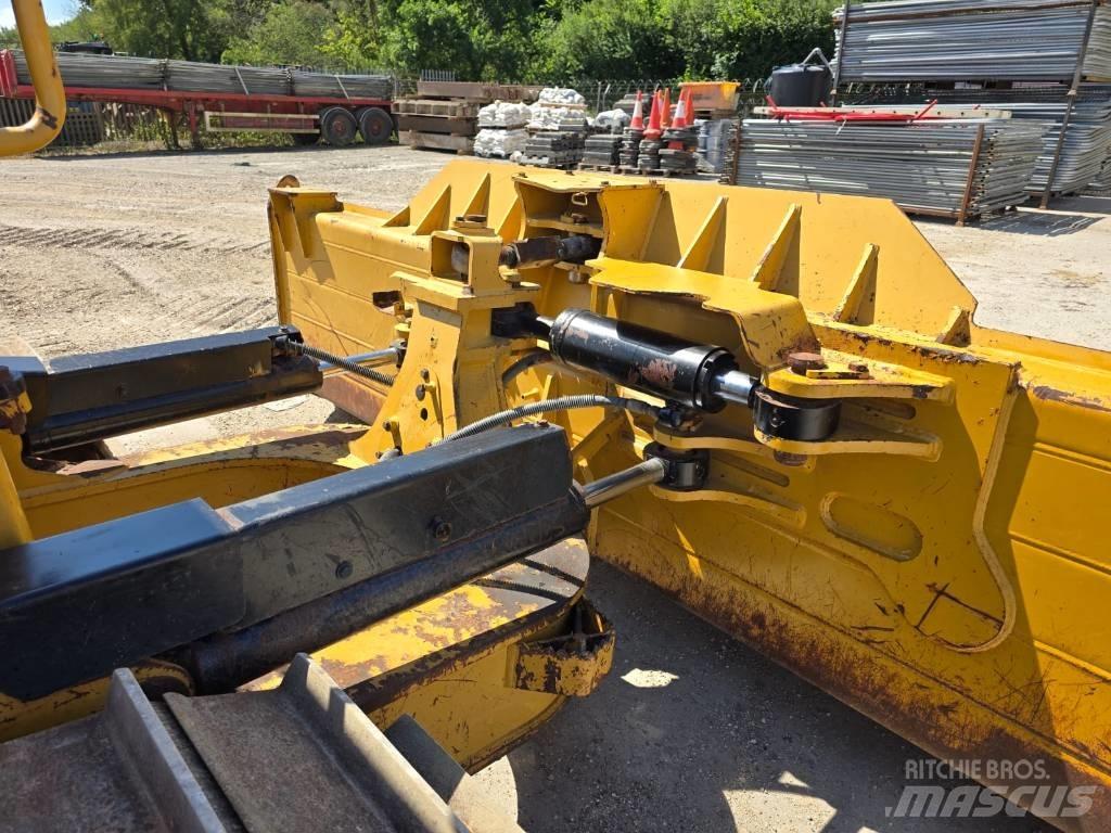 CAT D 6 N LGP Buldožerji goseničarji