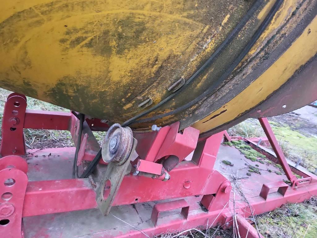 TEAGLE TOMAHAWK 505M Rezač za bale, oprema za rezanje in odvijanje bal