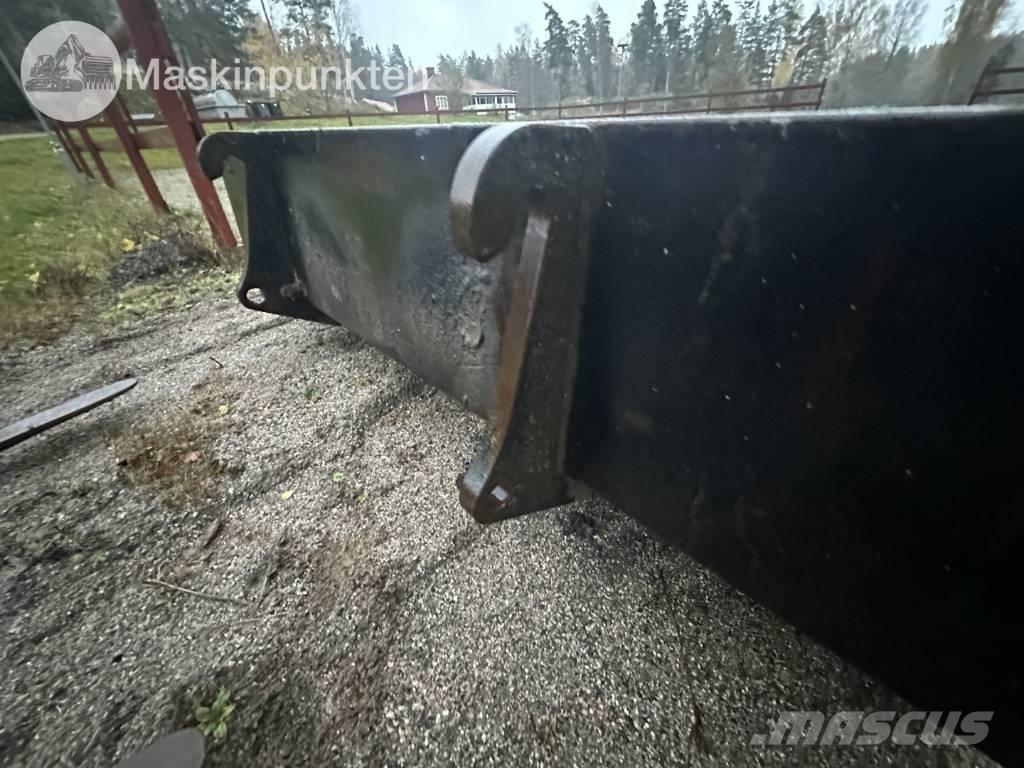 Atlas 65 Kolesni nakladalci