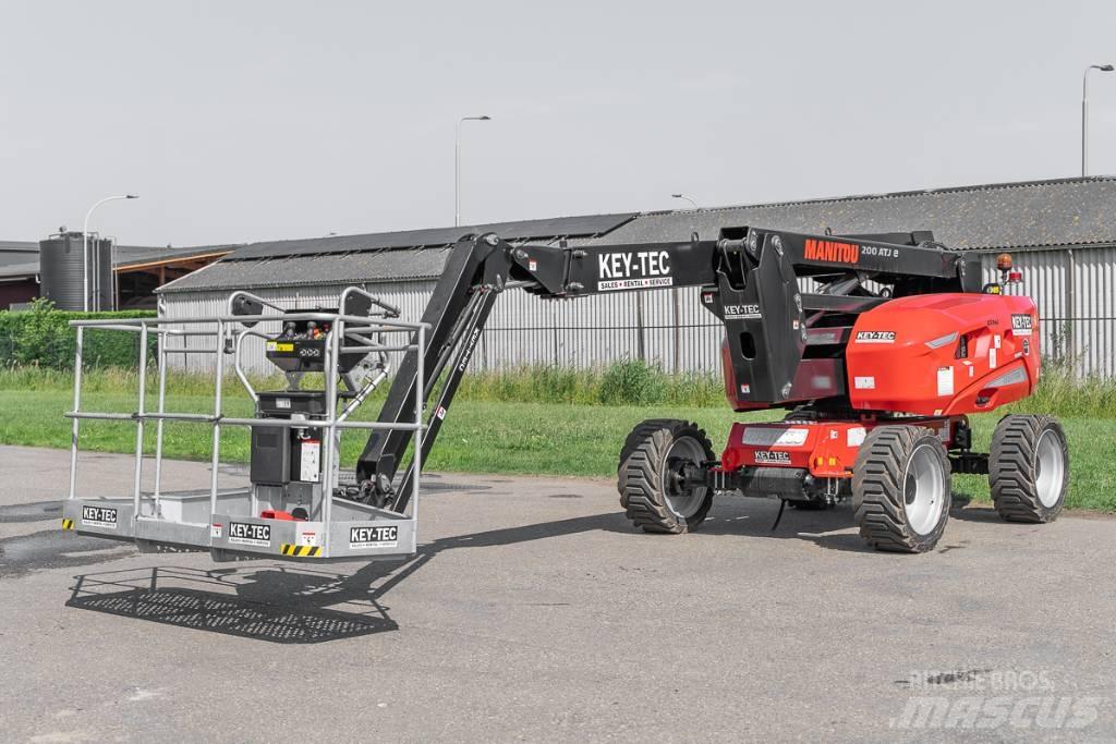 Manitou 200 ATJ e Zglobne dvižne ploščadi