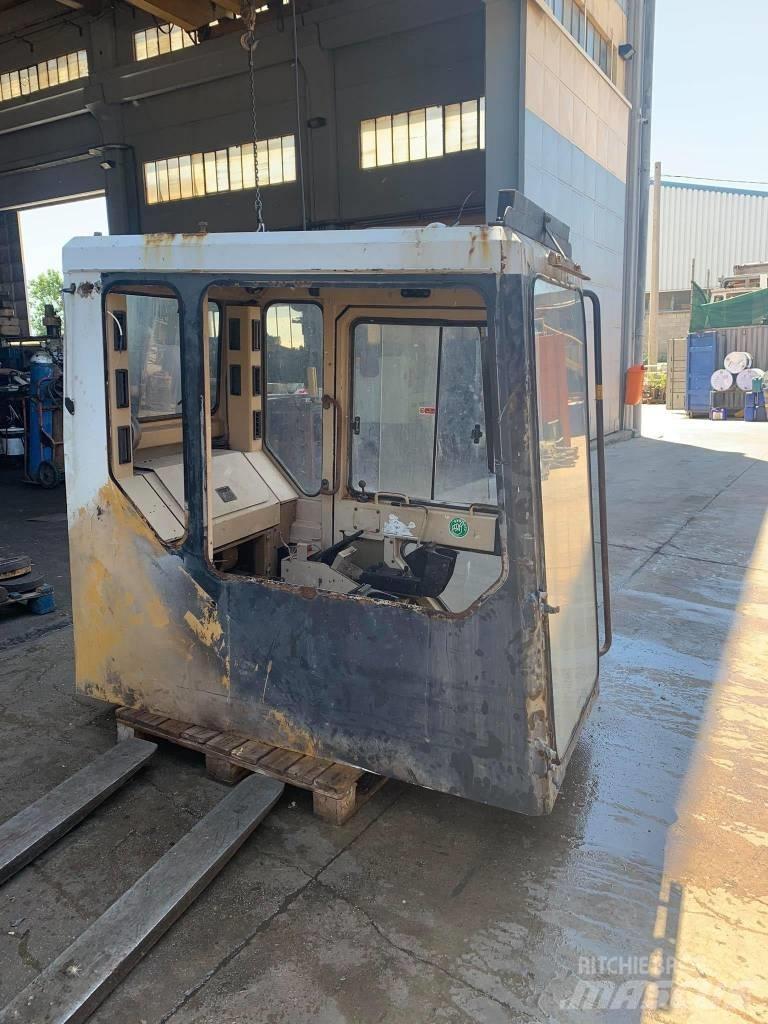 CAT 375 Kabine in notranjost