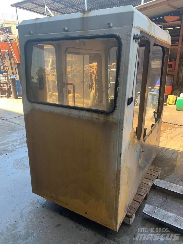 CAT 375 Kabine in notranjost