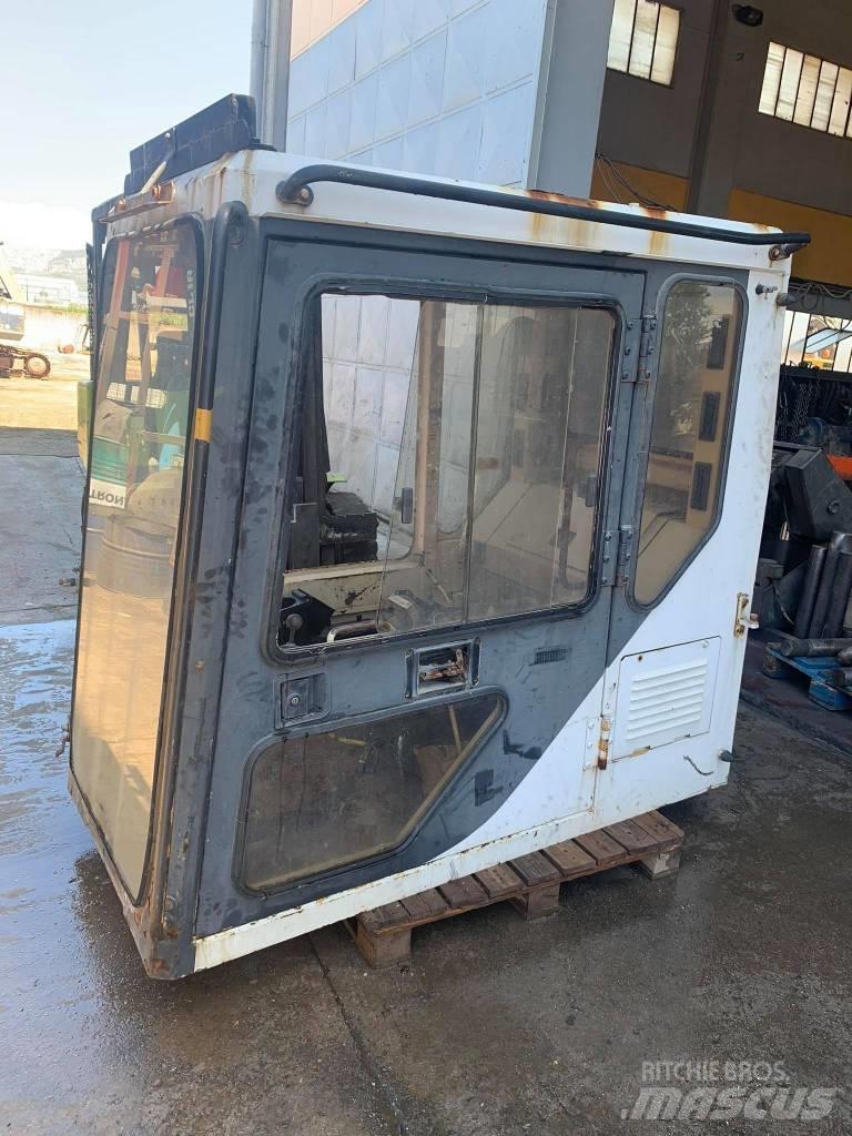CAT 375 Kabine in notranjost