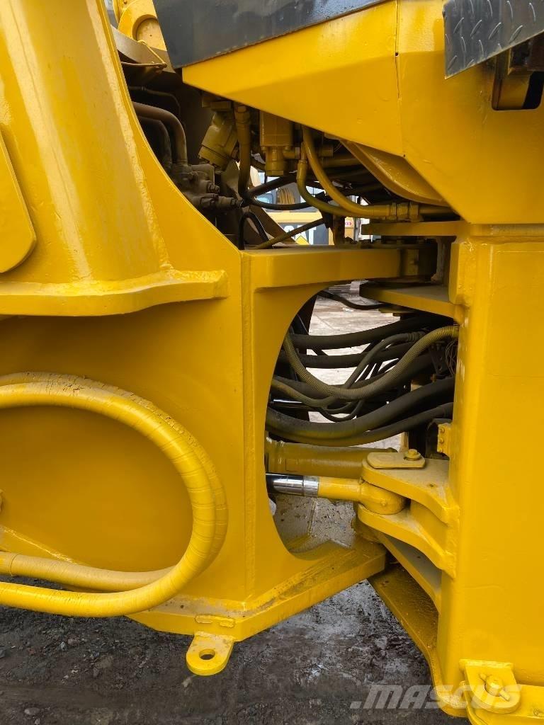 Komatsu WA 470-3 Kolesni nakladalci