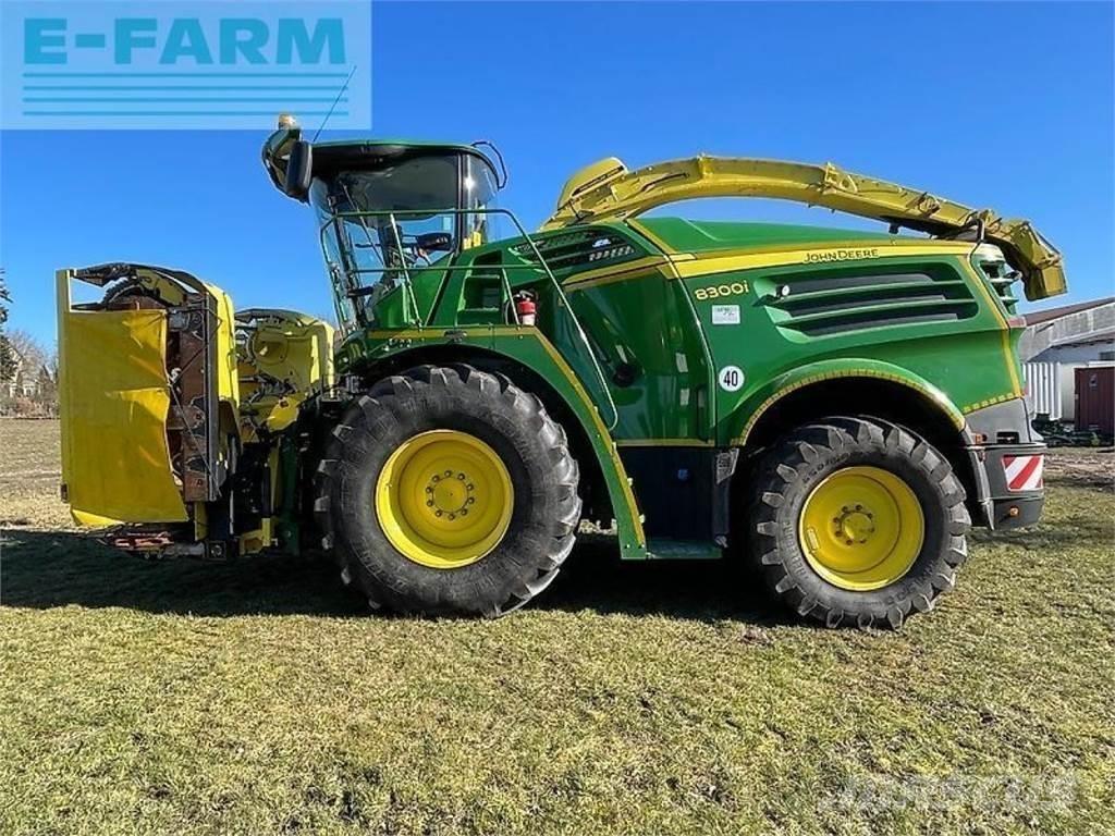 John Deere 8300 Stroji za krmo na lastni pogon