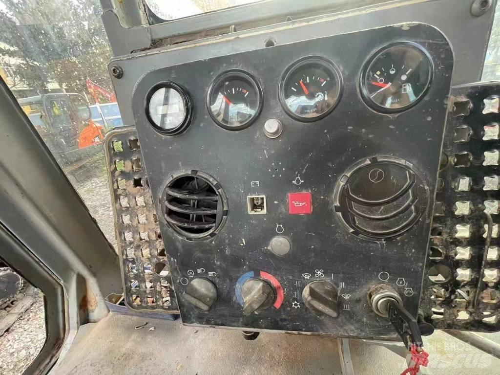 CAT D 6 G Buldožerji goseničarji