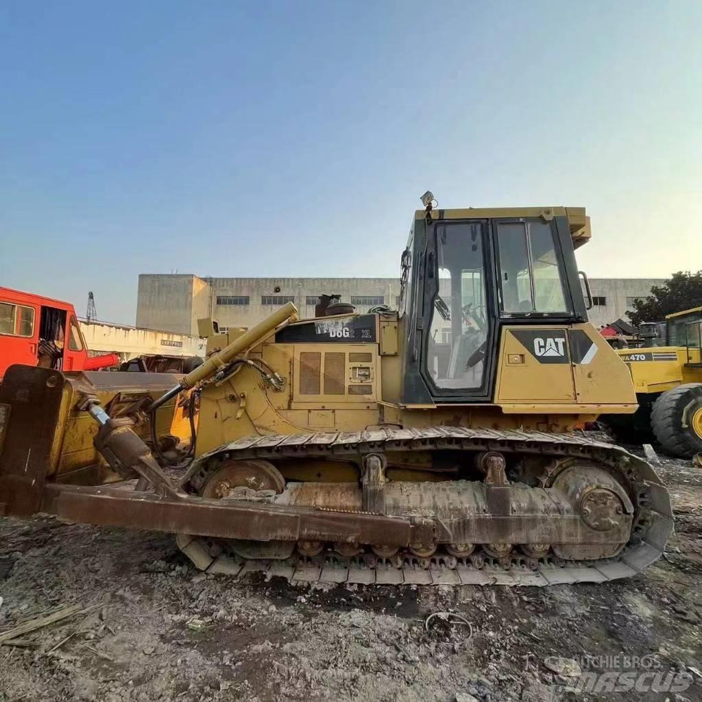 CAT D 6 G Buldožerji goseničarji