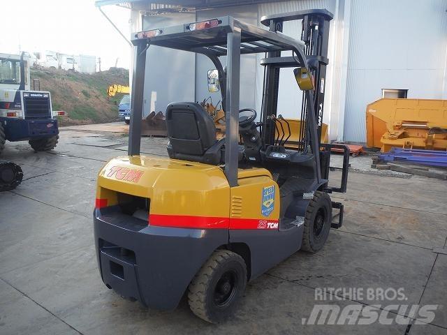 TCM FD25T3 Dizelski viličarji