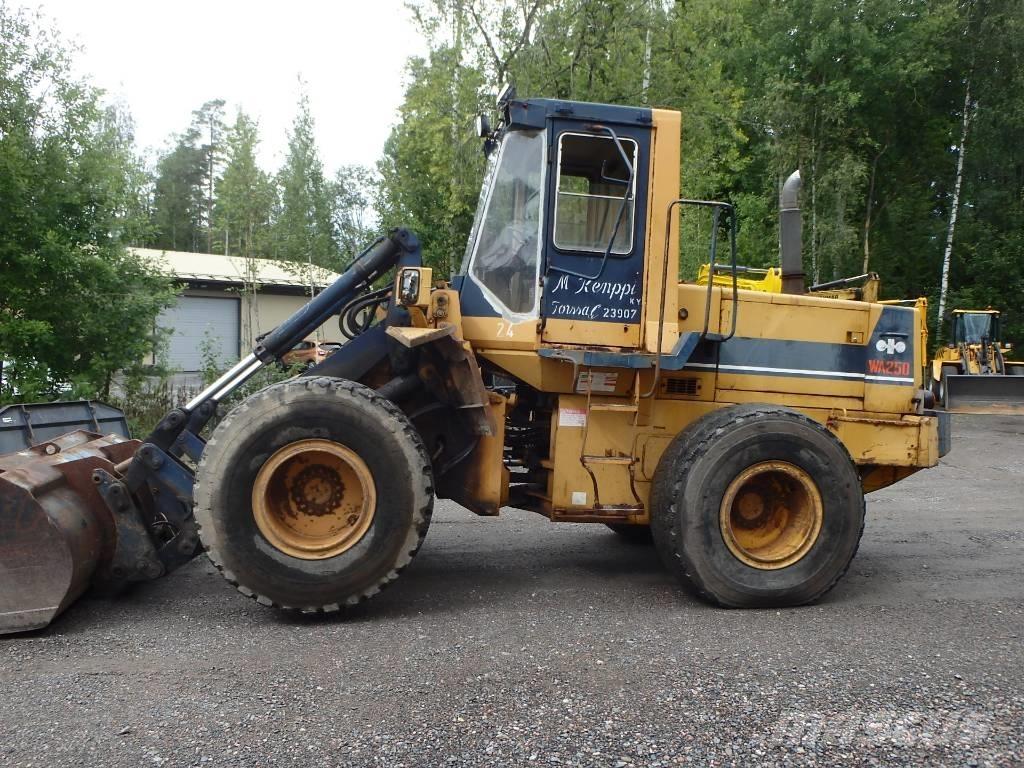 Komatsu WA 250-1 Kolesni nakladalci