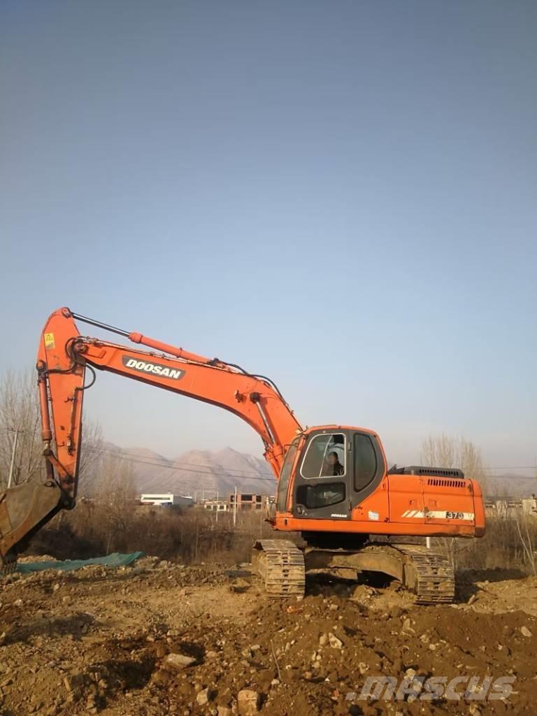 Doosan dx225 Bagri goseničarji