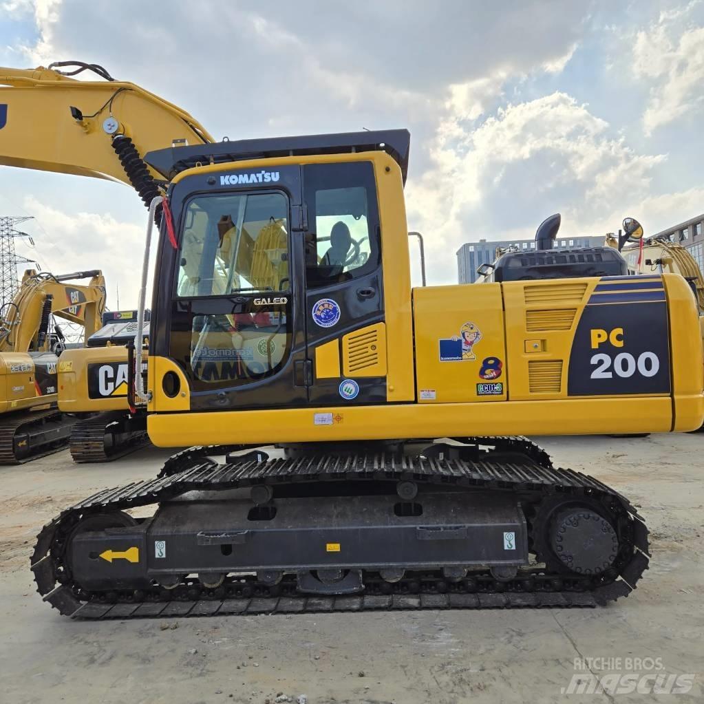 Komatsu PC 200-8 Bagri goseničarji