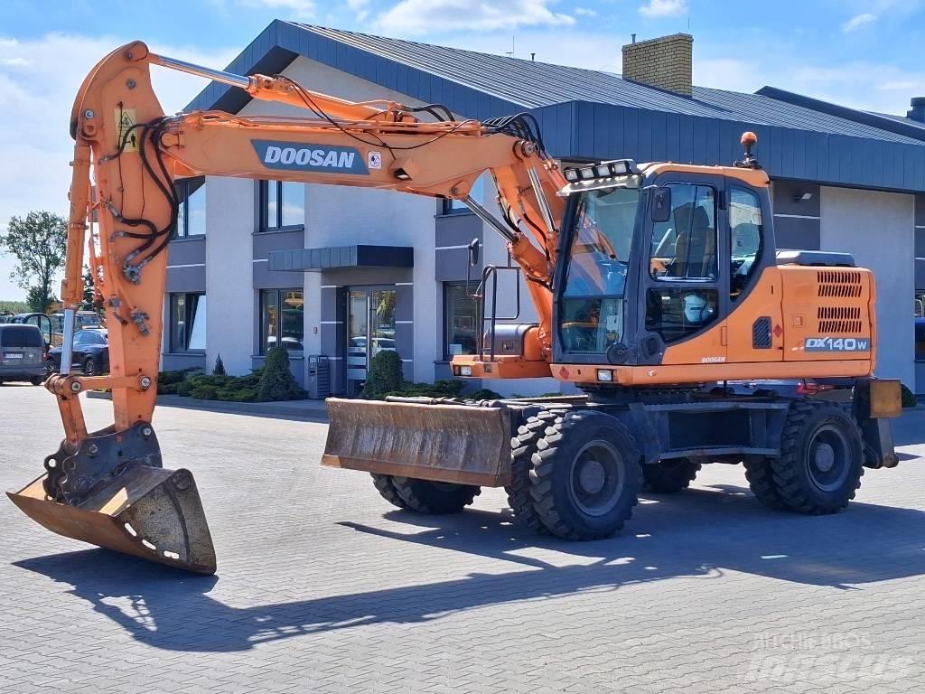 Doosan DX 140 W-3 Bagri na kolesih