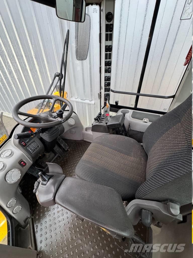 Volvo L 90 F Kolesni nakladalci