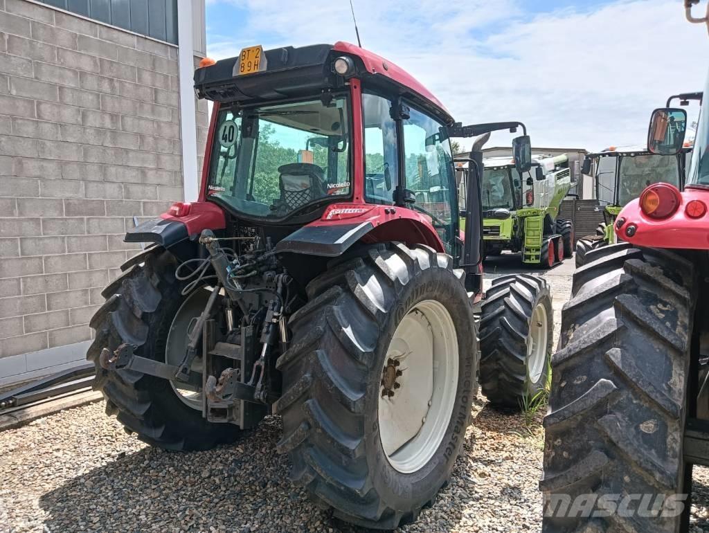 Valtra A 114 Traktorji