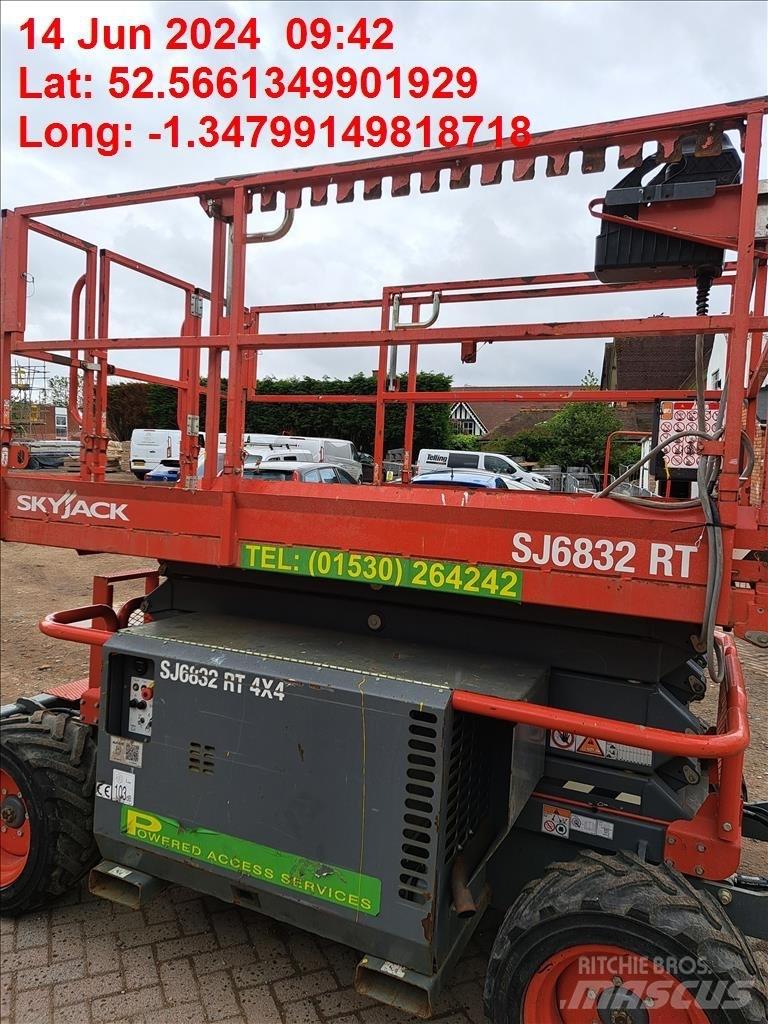 SkyJack SJ 6832 RT Škarjaste dvižne ploščadi