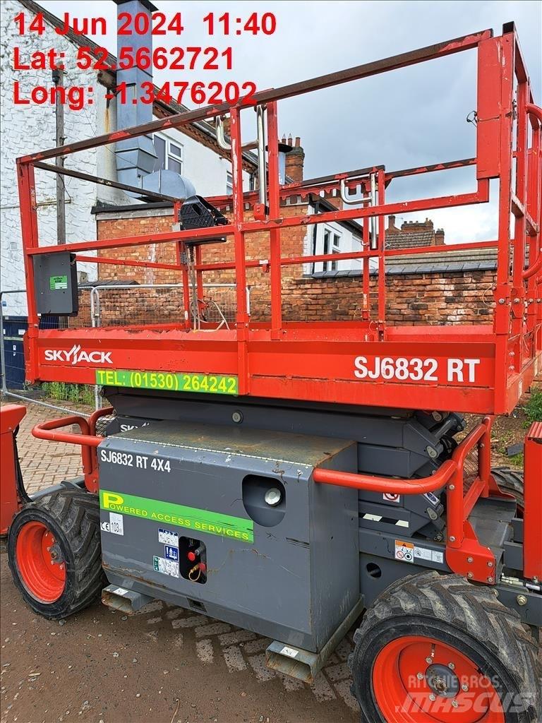 SkyJack SJ 6832 RT Škarjaste dvižne ploščadi