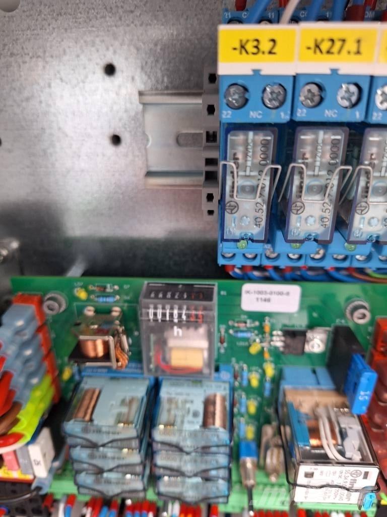 Böcker AHK 30 KS Druga dvigala/žerjavi