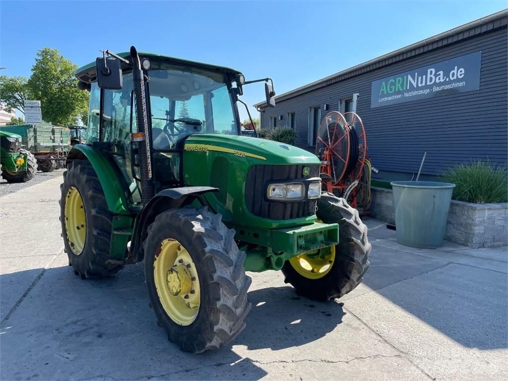 John Deere 5820 Traktorji