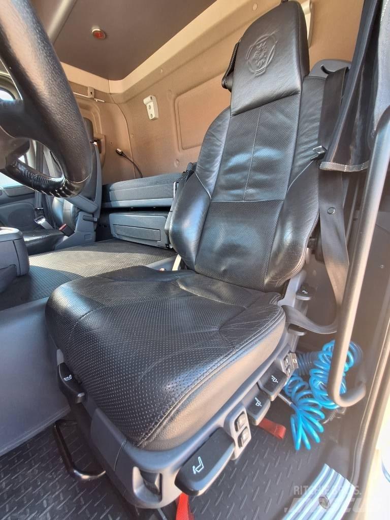 Scania G490 LB8x4*4 Tovornjaki z žerjavom