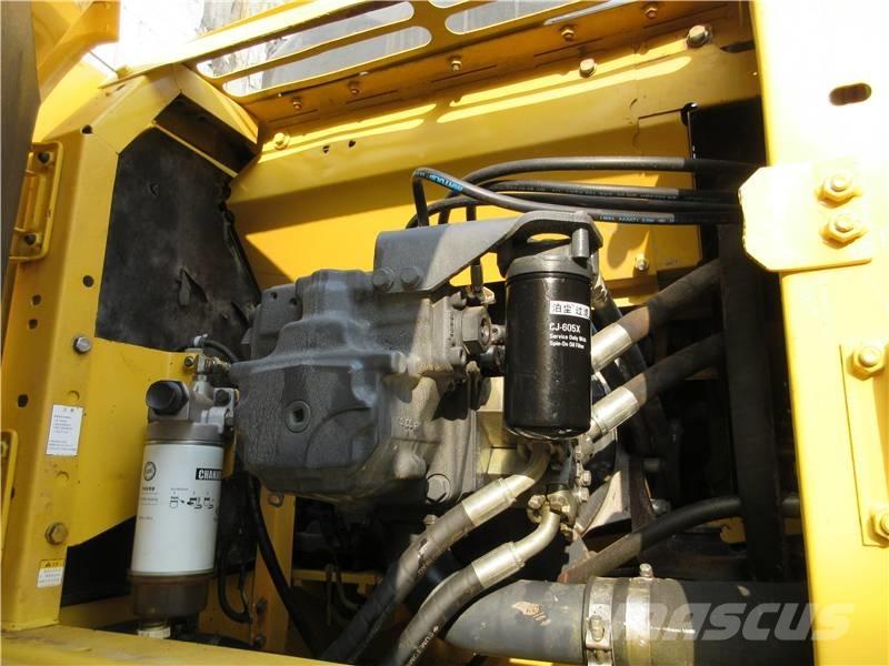 Komatsu PC 220 Bagri goseničarji