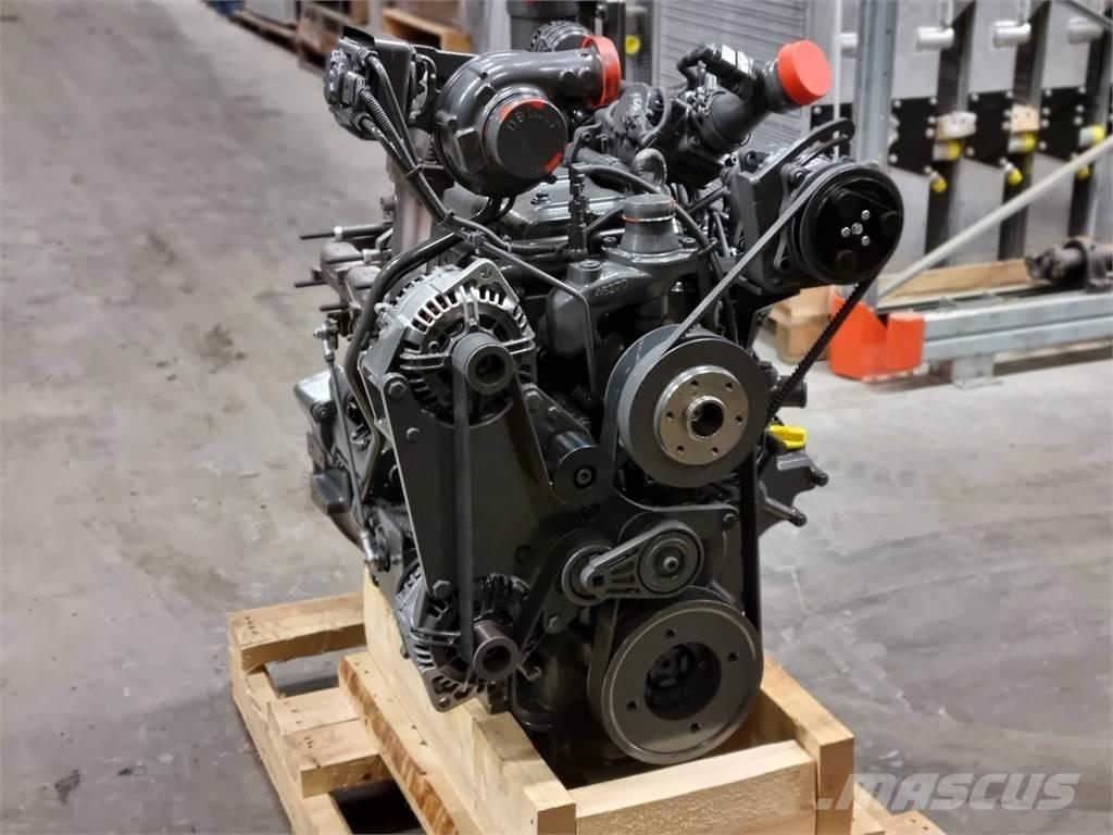 Komatsu 49 AWF Motorji