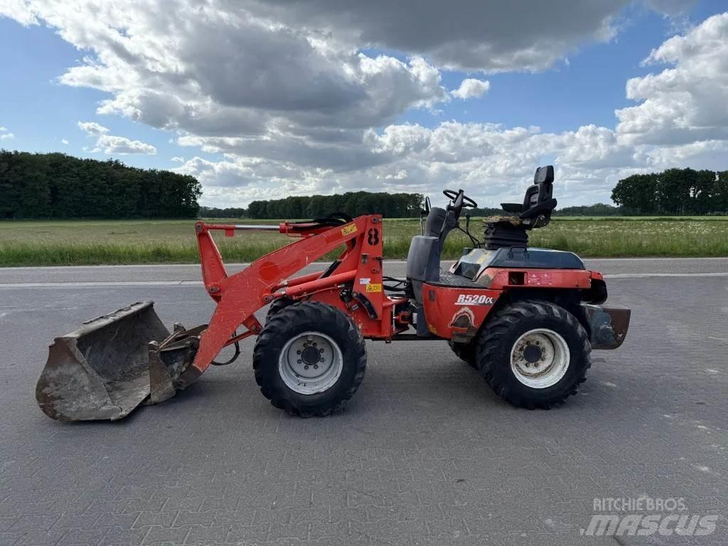 Kubota R520NH Kolesni nakladalci