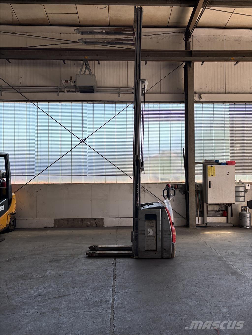 Still EXV 16 Samopogonski ročni viličarji