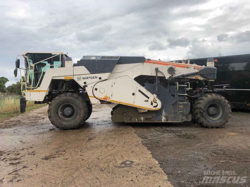 Wirtgen WR200i Kompaktorji tal