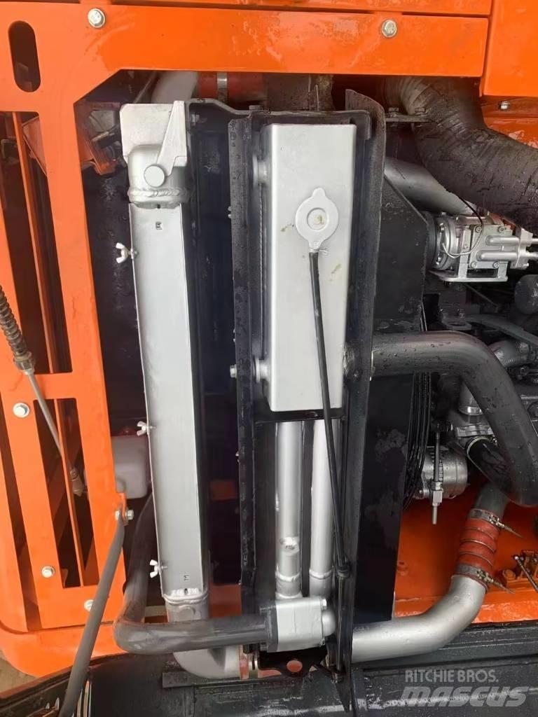 Doosan DX300LC-9C Bagri goseničarji