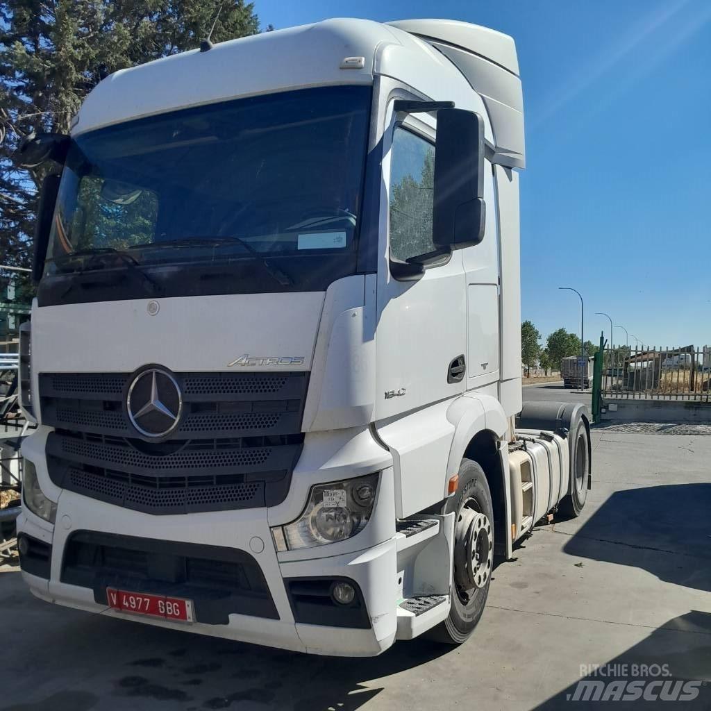 Mercedes-Benz 1842 Vlačilci