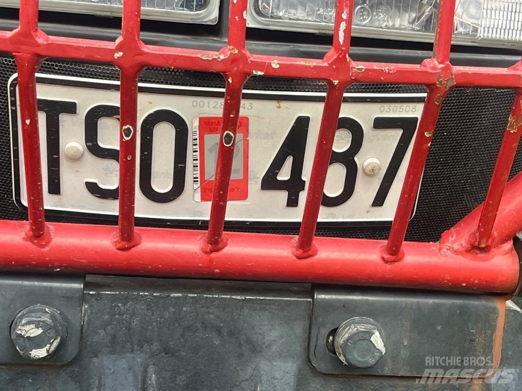 Case IH JX 70 U skog Traktorji