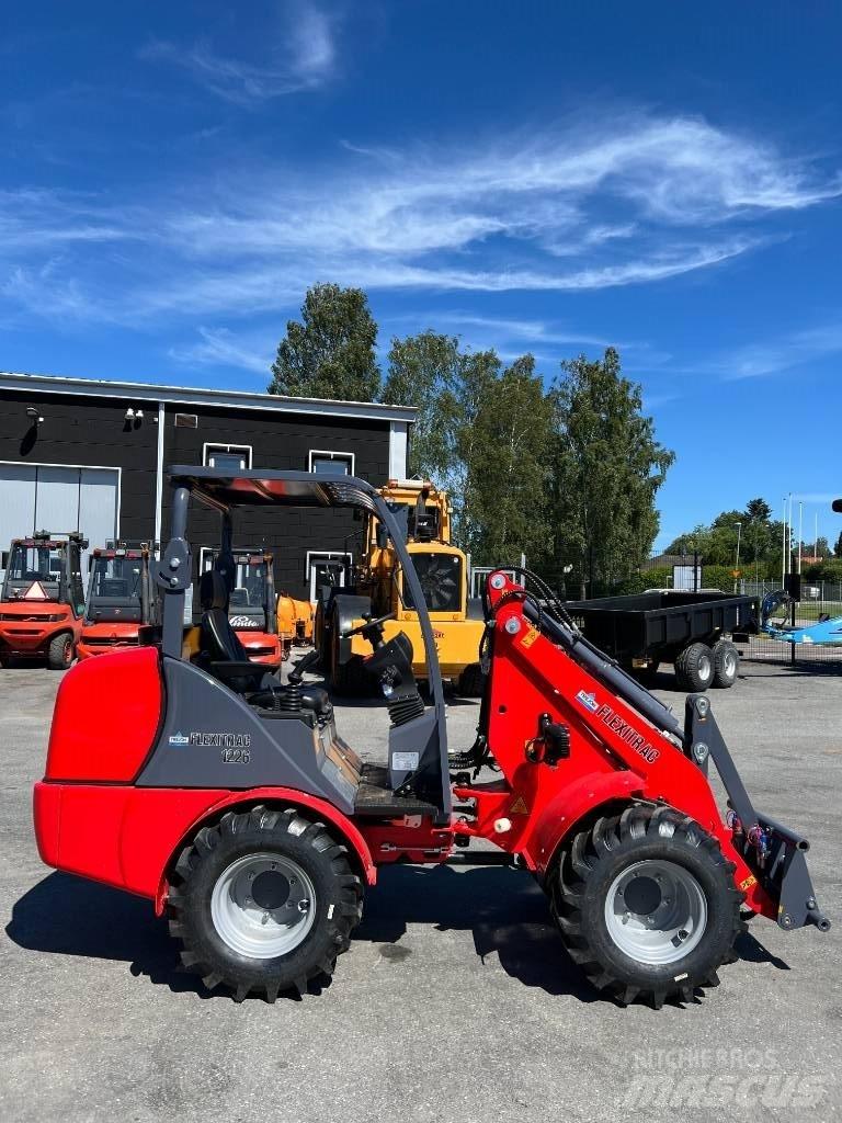 Flexitrac 1226 LRF Večnamenski nakladalci