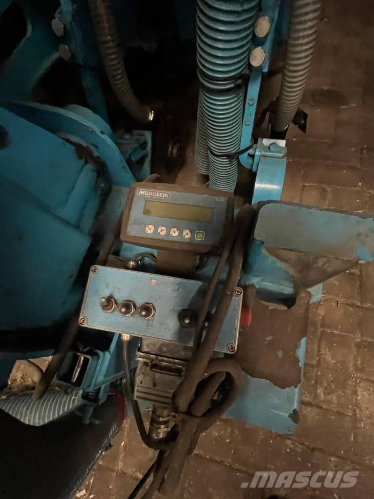 Monosem NG PLUS 12 Natančne sejalnice