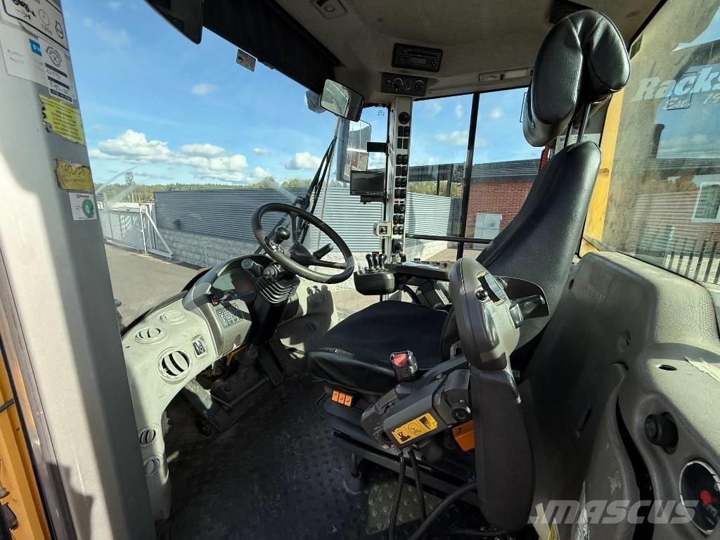 Volvo L 120 F Kolesni nakladalci