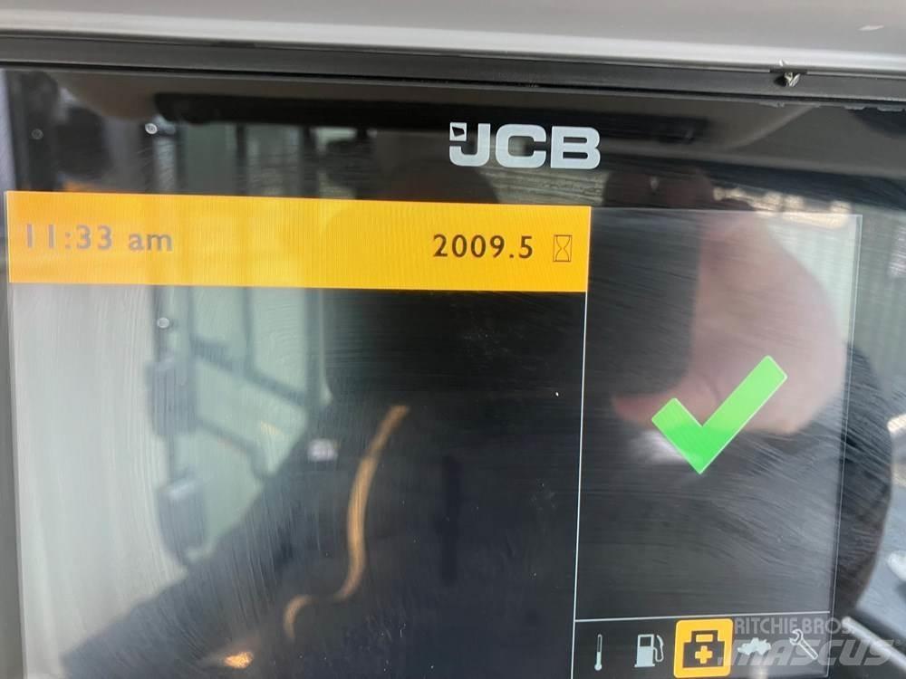 JCB 411 Kolesni nakladalci