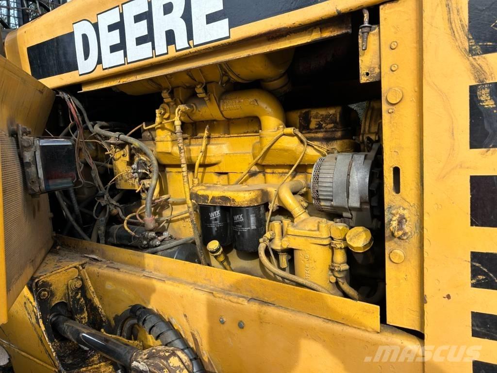John Deere 640 D Skiderji