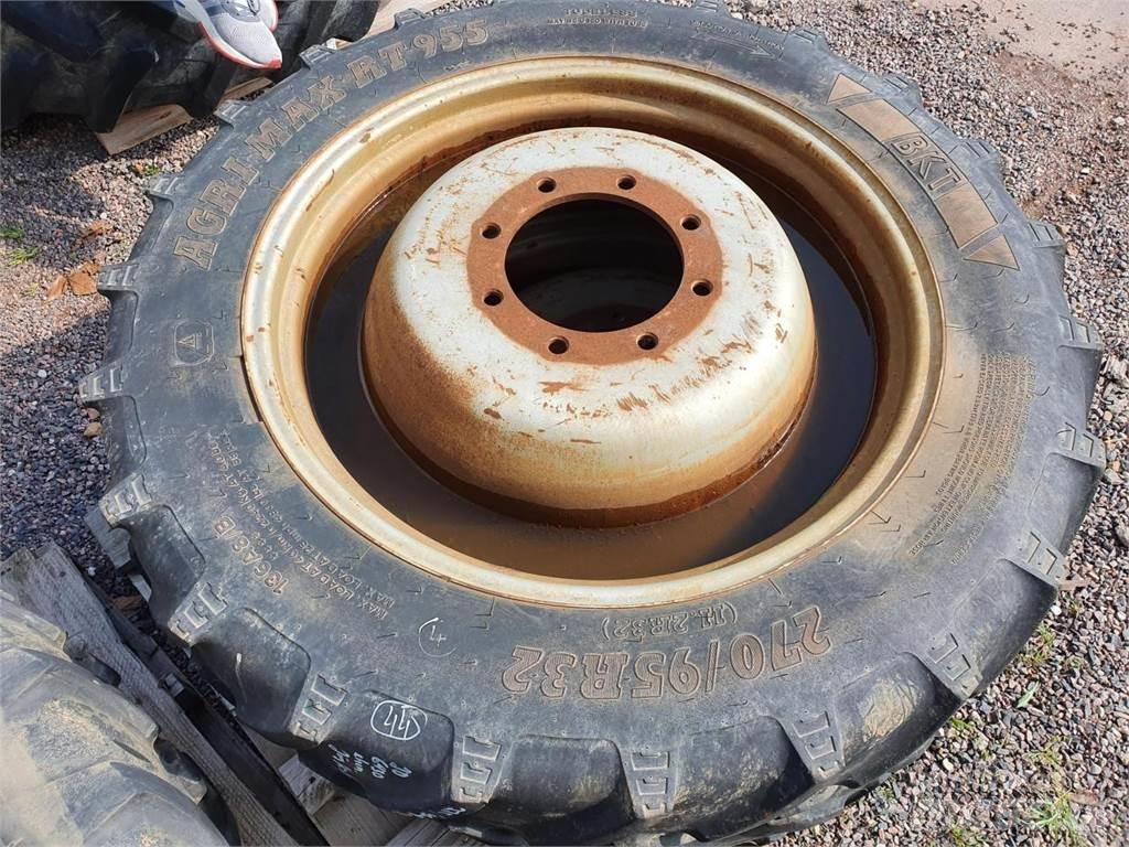 BKT 270/95R32 x2 Gume, kolesa in platišča